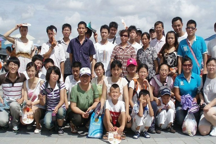 欧耐施组织公司员工参观2010年上海世博会